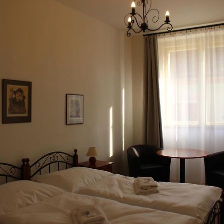 Hotel Cerny Kun Louny Eksteriør billede