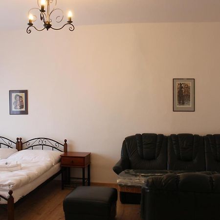 Hotel Cerny Kun Louny Eksteriør billede