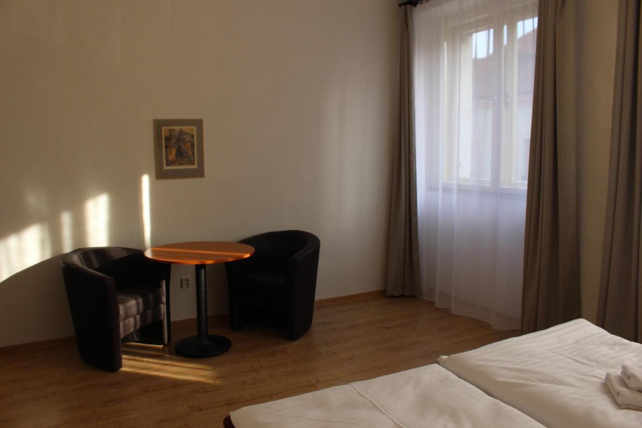 Hotel Cerny Kun Louny Eksteriør billede