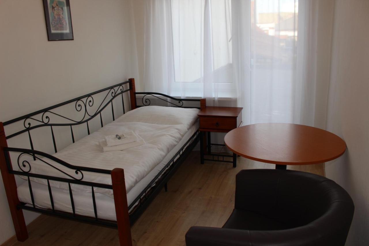Hotel Cerny Kun Louny Eksteriør billede