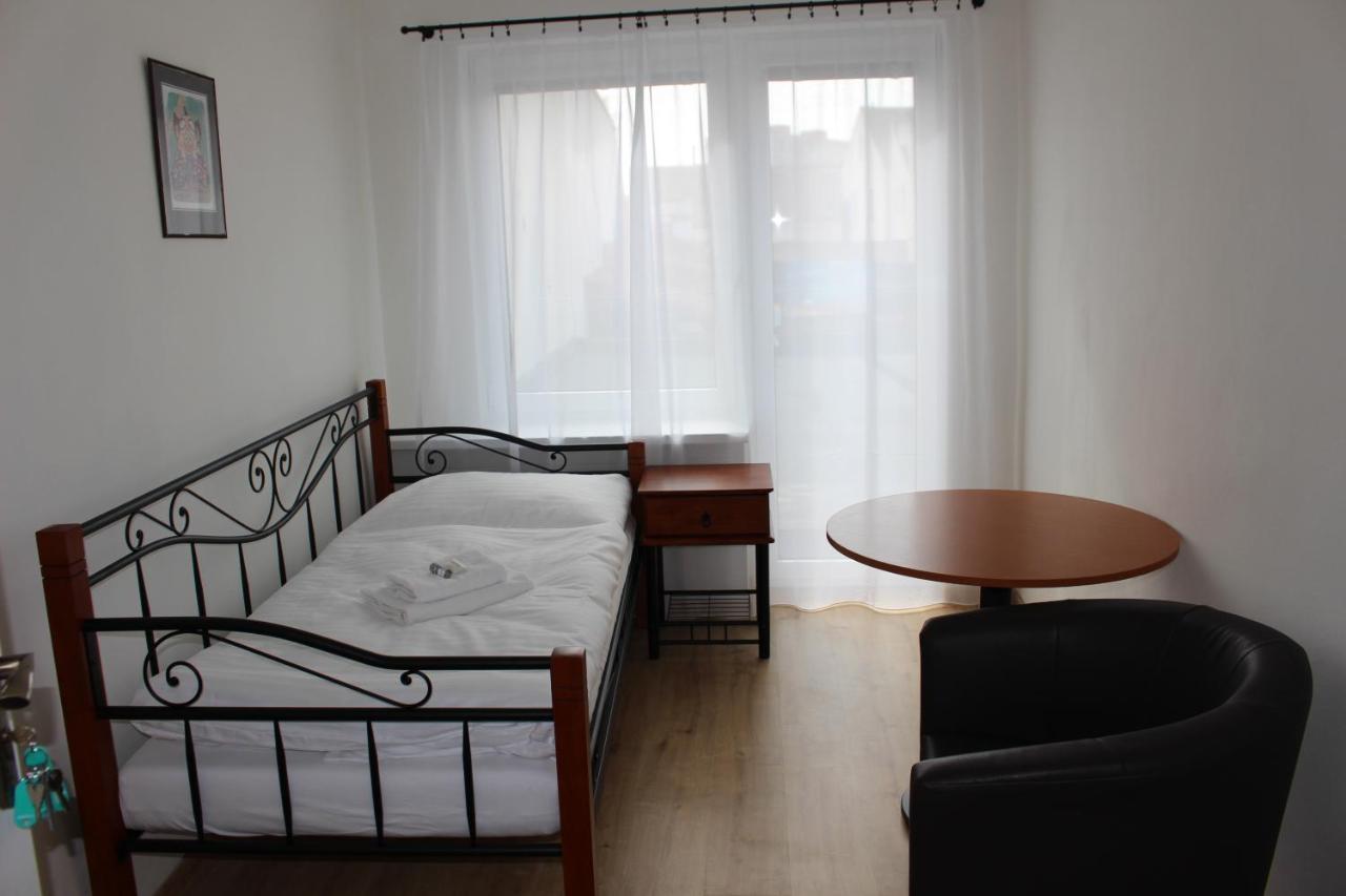 Hotel Cerny Kun Louny Eksteriør billede